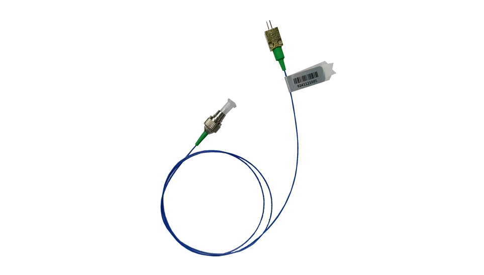 Diodo láser acoplado a fibra monomodo de 940nm y 120mW